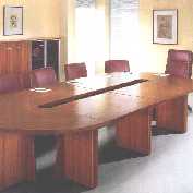 Композиция Maya со столом для совещаний