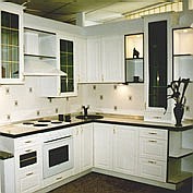 Кухонный гарнитур "Модель 3" (белый с витражами)